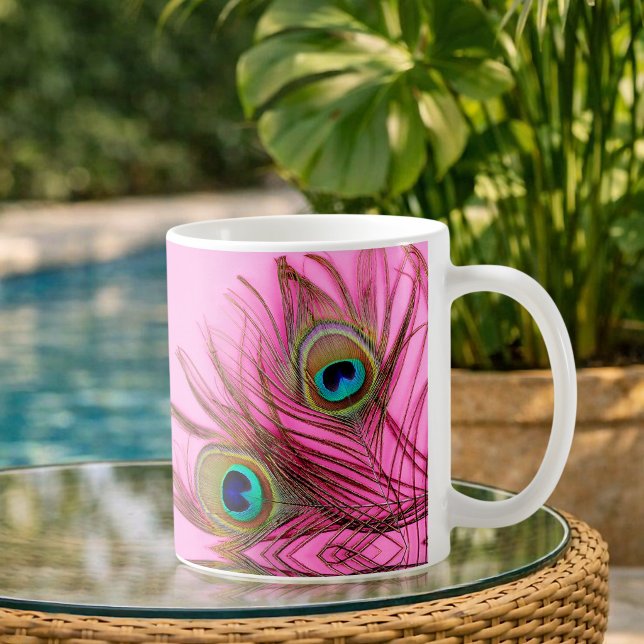 Pfau versieht Kaffee-Tasse mit Federn Kaffeetasse (Von Creator hochgeladen)