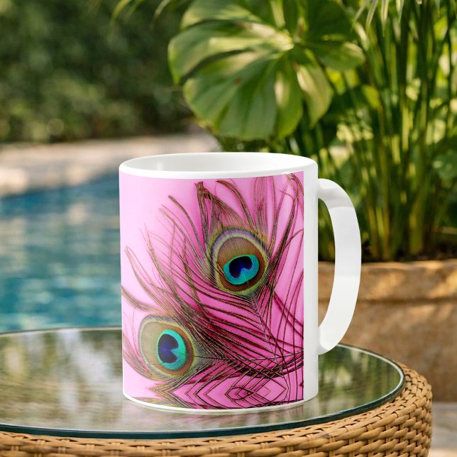 Pfau versieht Kaffee-Tasse mit Federn Kaffeetasse (Von Creator hochgeladen)