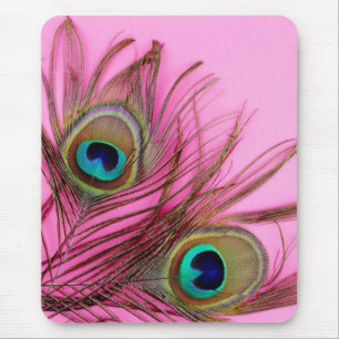 Pfau versieht Mousepad mit Federn