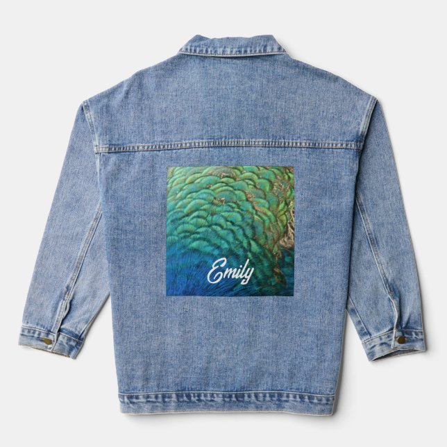 PfauenFedern in farbenprächtiger Abstrakter Natur Jeansjacke (Rückseite)