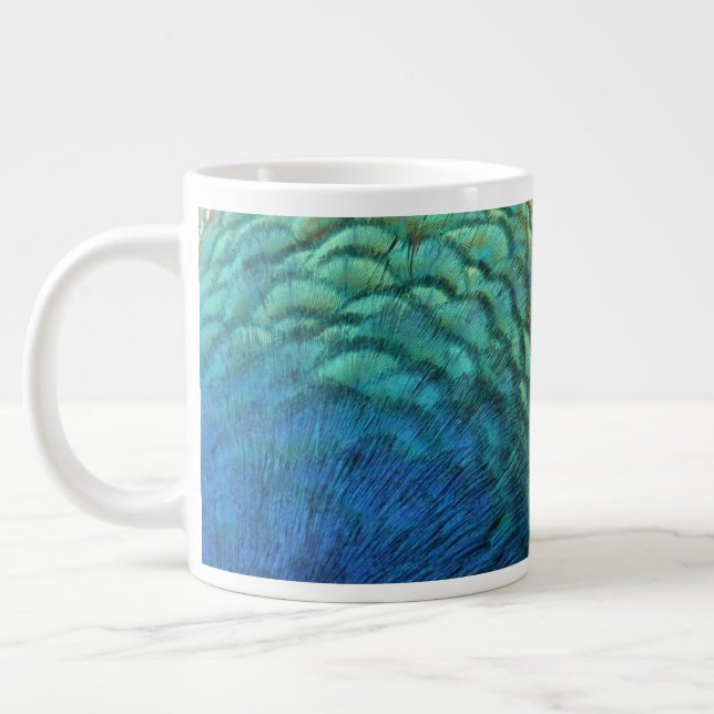 PfauenFedern in farbenprächtiger Abstrakter Natur Jumbo-Tasse (Links)