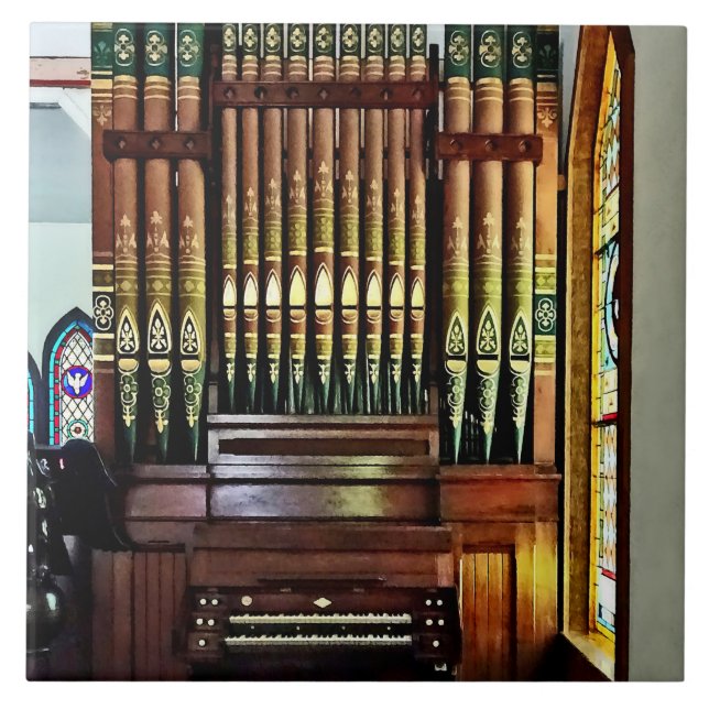 Pfeifenorgan in der Kirche Fliese (Vorderseite)