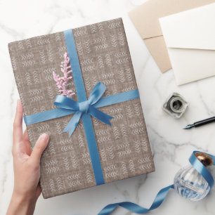 Pfeile auf mittelbraunem Leinen Geschenkpapier