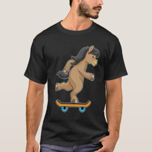 Pferd als Skater mit Skateboard T-Shirt