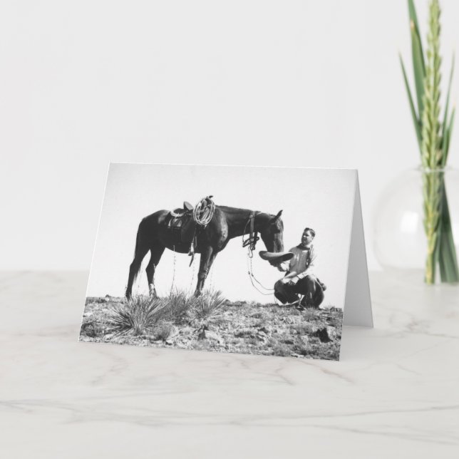 Pferd, das von einem Cowboyhut isst Karte (Vorderseite)