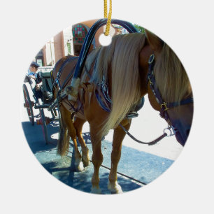 Pferd und Beförderung für Kunden gewartet Keramik Ornament