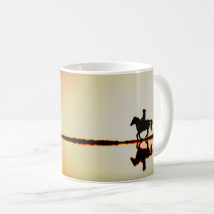 Pferd und Reiter am Strand Tasse