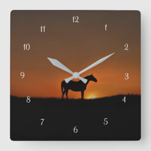 Pferd und Sonnenaufgang Quadratische Wanduhr
