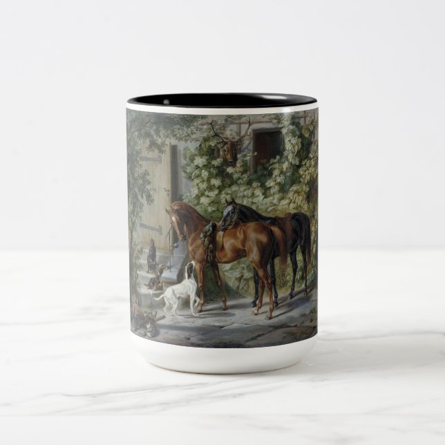 Pferde an der Porch (von Albrecht Adam) Zweifarbige Tasse (Mittel)