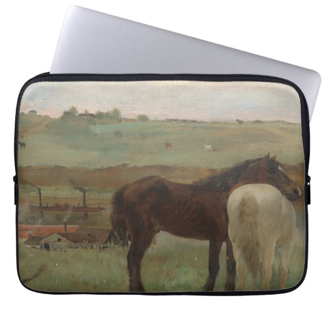 Pferde auf Wiese, Ölgemälde, Edgar Degas Laptopschutzhülle (Vorderseite)