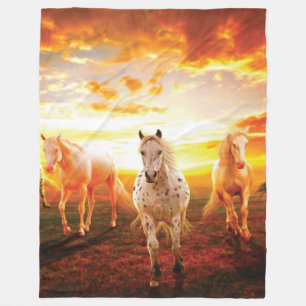 Pferde bei Sonnenuntergang Kissen Fleecedecke