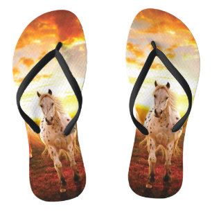Pferde bei Sonnenuntergang Kissen Flip Flops