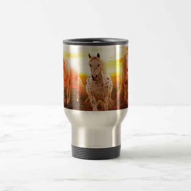 Pferde bei Sonnenuntergang Kissen Reisebecher (Mittel)