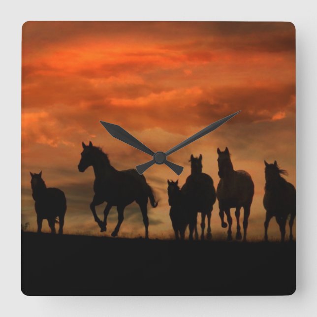 Pferde bei Sonnenuntergang Quadratische Wanduhr (Vorderseite)