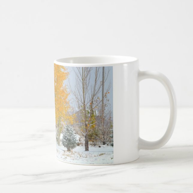 Pferde im Schnee mit farbigem Baum Kaffeetasse (Rechts)
