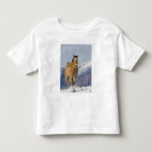 Pferde laufen im Schnee Kleinkind T-shirt