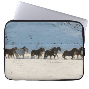 Pferdefahrt im Winter auf der Hideout Ranch Laptopschutzhülle