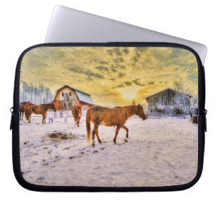 Pferdeherde Kastanie bei Sonnenaufgang Foto Laptopschutzhülle
