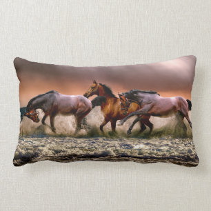 Pferderiebhaber Wilde Pferde am Strand Lendenkissen