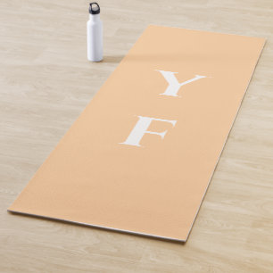 Pfirsichfarbene Yogamatte mit individuellen Namens