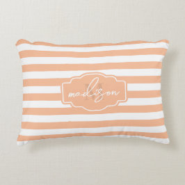 Pfirsichfuzz und weiße, breite Streifen mit Monogr Dekokissen