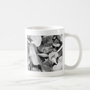 Pflanze des Teiches und Schwarz/Weiß Kaffeetasse