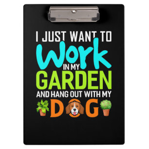 Pflanze in meinem Garten mit meinem Hund Klemmbrett