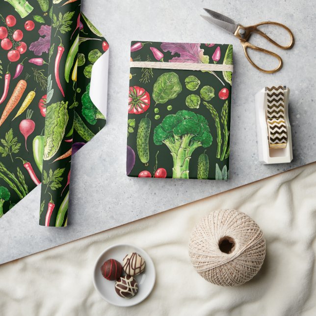Pflanzliche und Kräuter Gartenernte auf schwarz Geschenkpapier (Basteln)