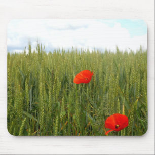 Pflücke in einer Maus mit Weizenfeld Mousepad