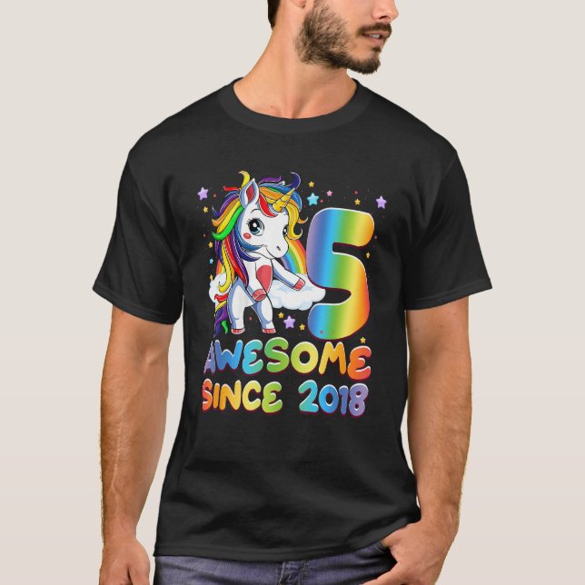 Phantastisch seit 2018 Flossing Unicorn 5. Geburts T-Shirt (Vorderseite)