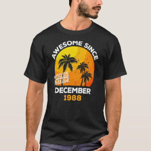 Phantastisch seit Dezember 1988 Retro Men & Women T-Shirt