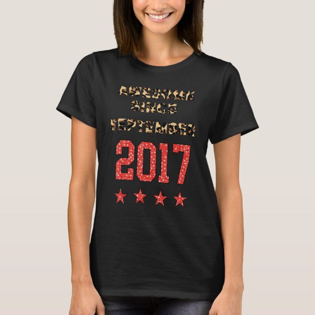 Phantastisch seit September 2017 Leopard 2017 Sept T-Shirt (Vorderseite)