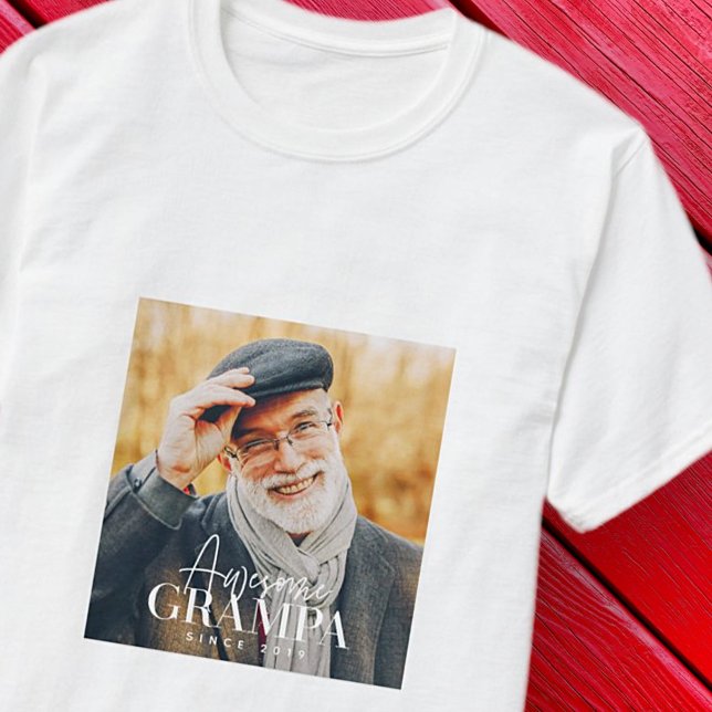 Phantastische Grampa Seit 20XX Einfaches elegantes T-Shirt (Von Creator hochgeladen)