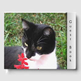 Phantastische Tuxedo Katze im Garten Benutzerdefin Gästebuch