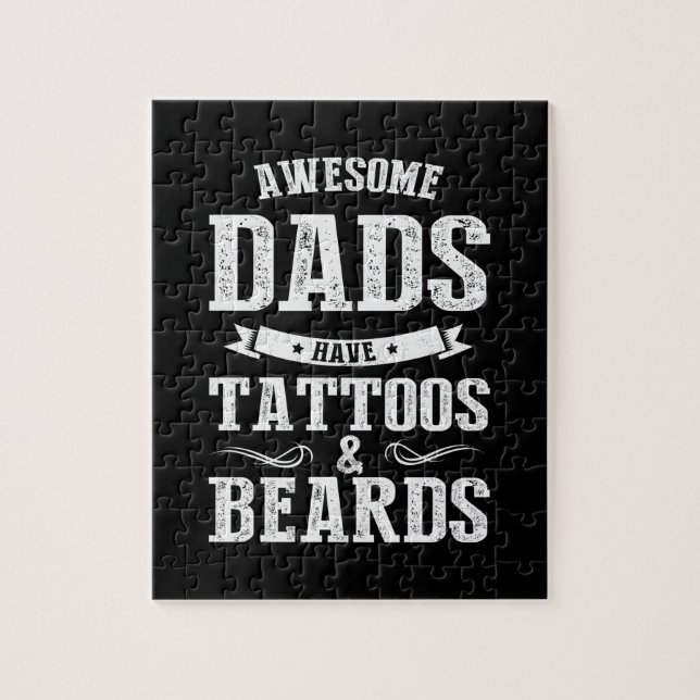 Phantastische Vater des Vaters haben Tattoos (Vertikal)