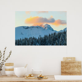 Phantastischer Sonnenuntergang oberhalb des Gebirg Poster