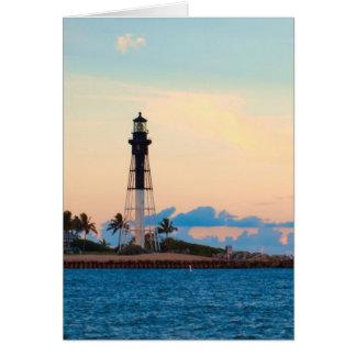 Phare au coucher du soleil