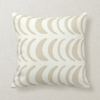 Phases de lune coussin dans un décor de pépinière 