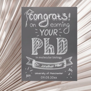 PhD Abschluss begrüßt Chalkboard-Universität Postkarte