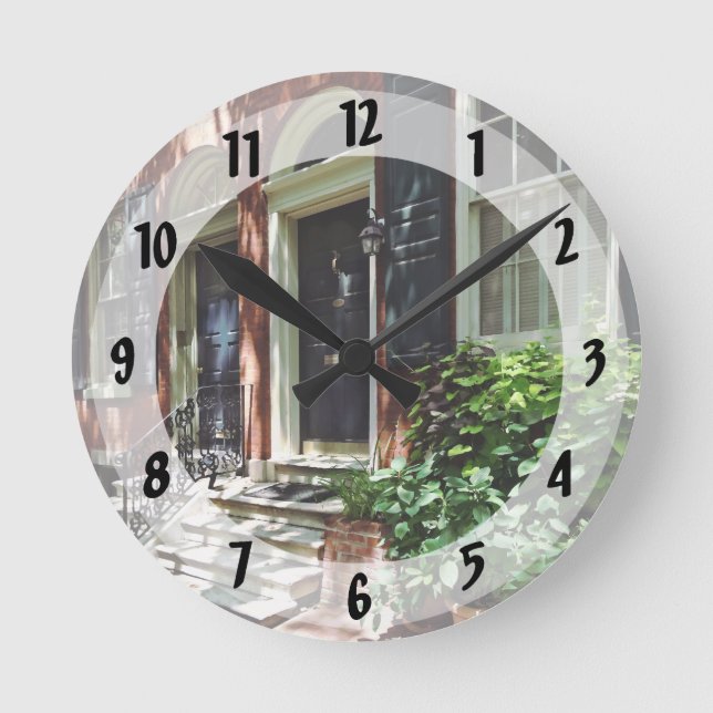 Philadelphia PA - Street in Society Hill Runde Wanduhr (Vorderseite)