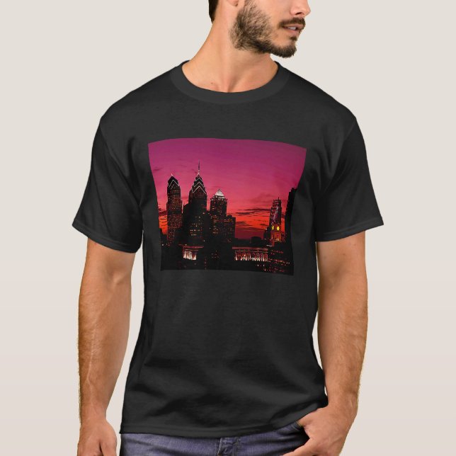 Philadelphia's Skyline Silhouette at Sunset T-Shirt (Vorderseite)