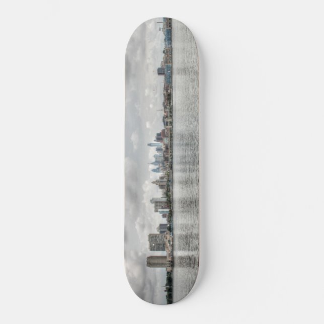 Philly Skyline Skateboard (Vorderseite)