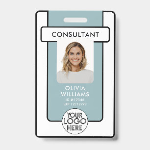 Photo de badge d'employé moderne avec code QR de l