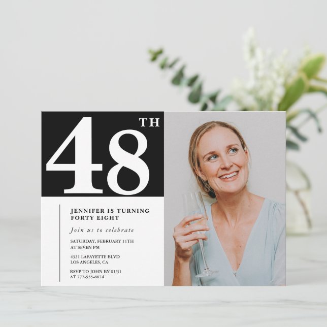 Photo en noir et blanc Invitations à 48e anniversa (Debout devant)