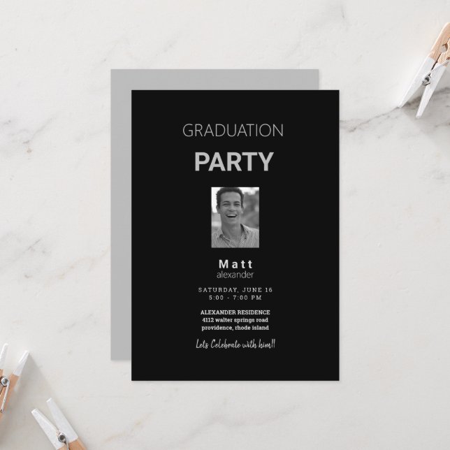 Photo Graduation Party Black & Grey Invitation (Devant/Arrière en situation)
