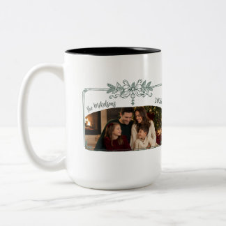 Photo Modern Minimalist Christmas Botanicals Zweifarbige Tasse