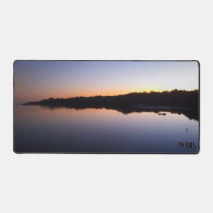 Photo naturelle de lever de soleil sur l'océan vit