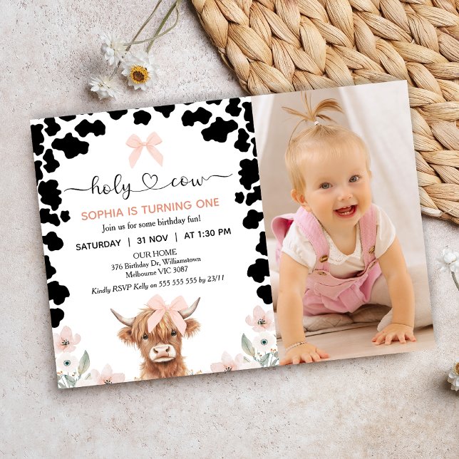 Photo Pink Black Bow Holy Cow Birthday Einladung (Girls Holy Cow Birthday Invitation, Holy Cow Invitation, Highland Cow Birthday Invitation, Cow Theme)