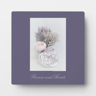 Photo Plaque avec pivoines sur chevalet et cœurs