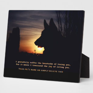 Photo Plaque commémorative pour un beau berger allemand
